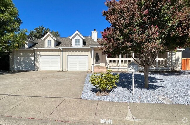 Building Photo - Spacious Three Bedroom Calistoga Home