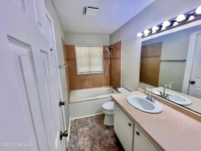 1311 Fernwood Dr