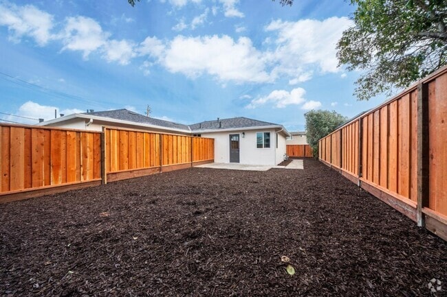 Building Photo - 602 Wessex Way Rental
