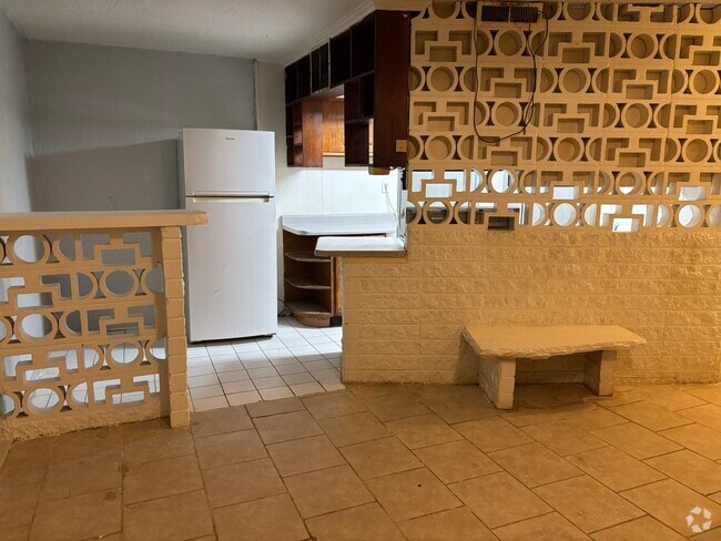 Building Photo - Madrid Court Unit 105 Rental