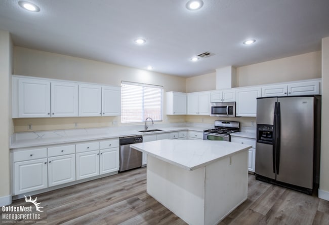 Photo - Beautifully Upgraded 5Bdm 3Ba Home Located in the Highly Desirable Summerlin.