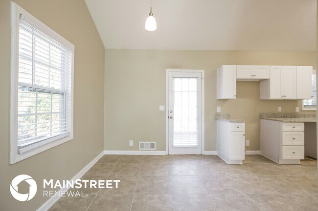 Photo - 302 W Paulding Blvd