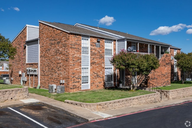 Photo - 2010 Estrada Pkwy Unit 02-208