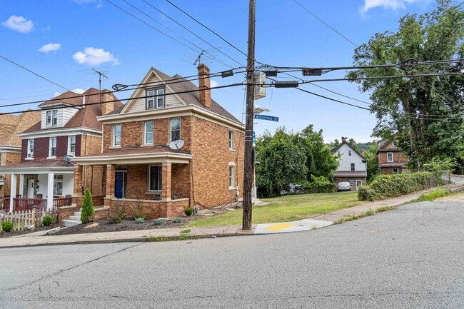 Photo - 4 Bed 1 Bath Single Family Home