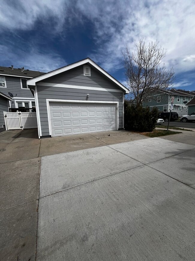 Photo - Grant Ranch 3 Bedroom 2.5 Bathroom Townhome available NOW!