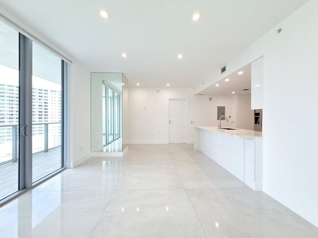 Photo - 1300 Brickell Bay Dr