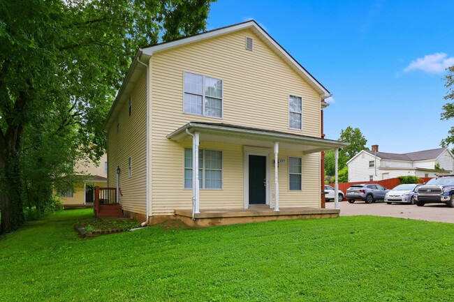 Photo - 297 Young St