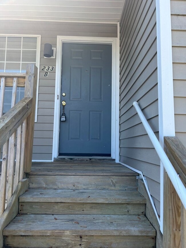 Photo - 233 B Lantana Ln
