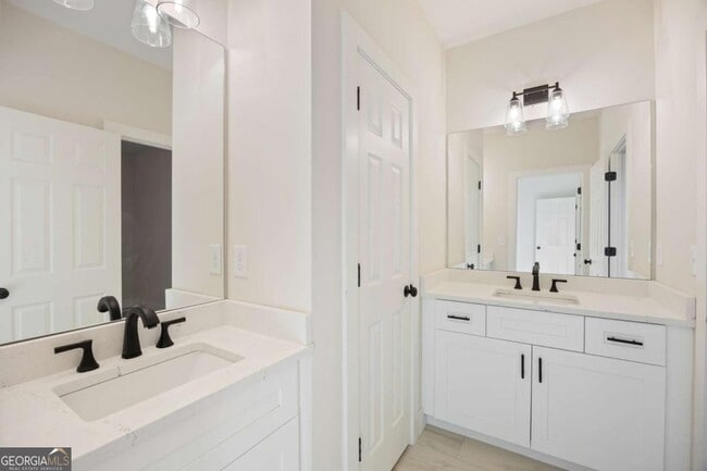 Building Photo - 360 Ansley Dr