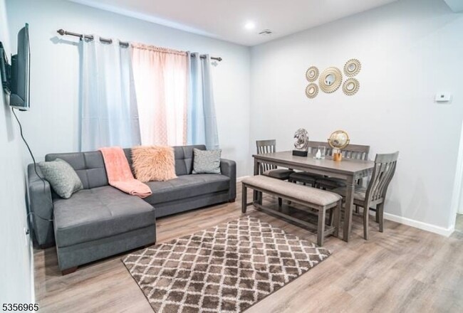 Photo - 135 Fabyan Pl House