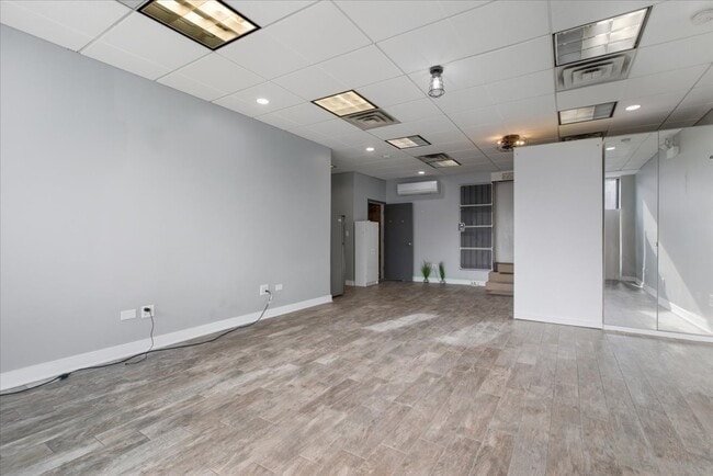 Photo - 1338 W Irving Park Rd Unit 1