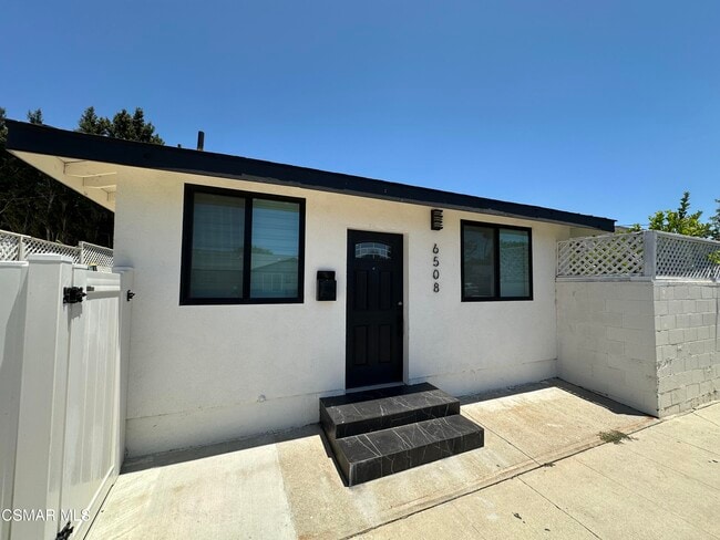 Photo - 6508 Dannyboyar Ave