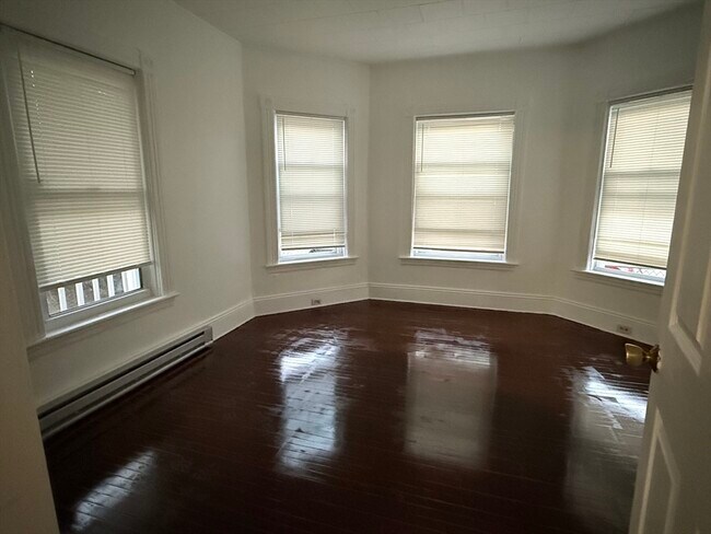 20 Woodbine St Unit 1