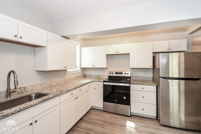 Photo - 214 N Whitney St