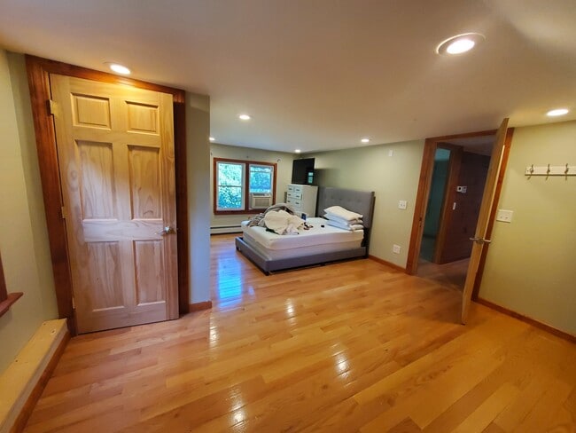 Photo - 23 N Maple St