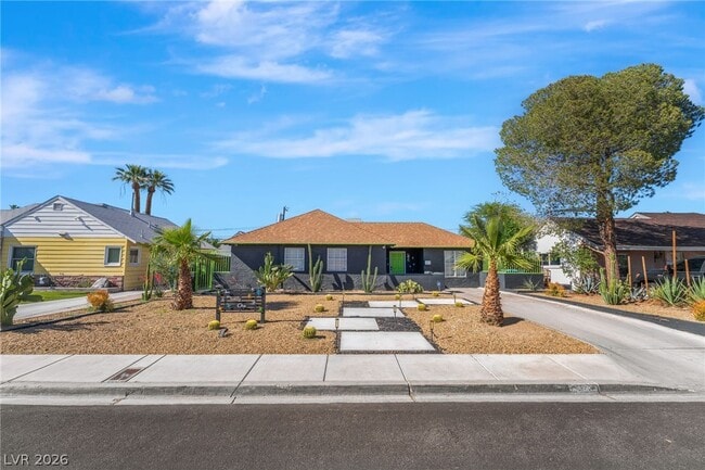 Building Photo - 1021 Griffith Ave