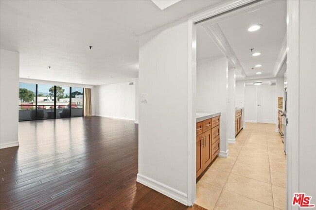 Photo - 10660 Wilshire Blvd Unit 705