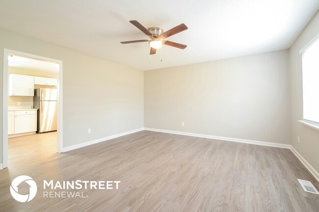 Photo - 1003 Oak Blvd