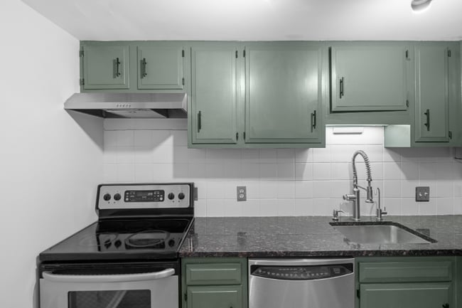 Photo - 1957 1/2 Calvert St NW