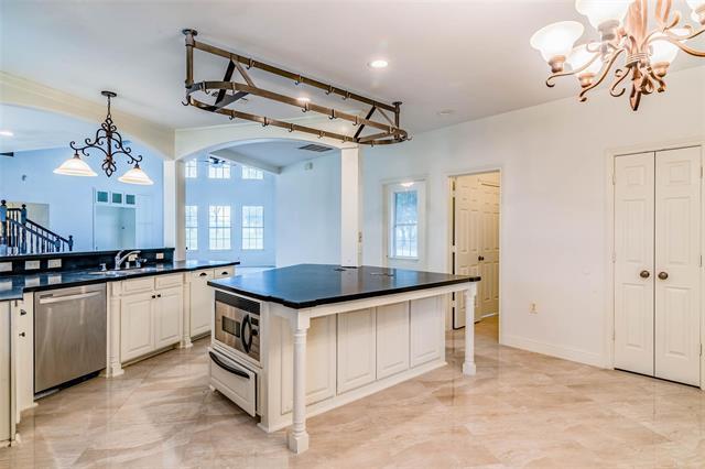 Photo - 16301 State Hwy 121