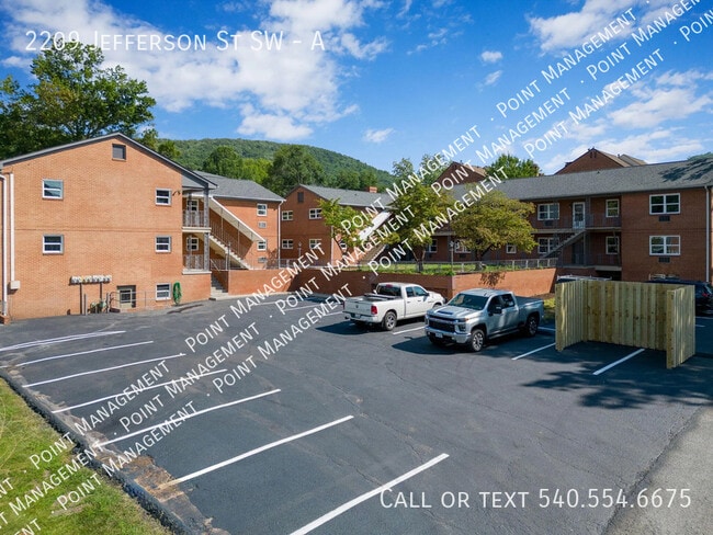 Building Photo - 2209 Jefferson St SW Unit A