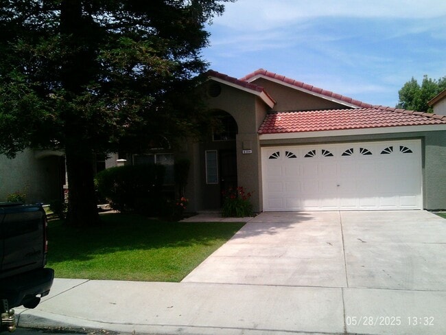SW---WALKING DISTANCE TO SCHOOL ! - SW---WALKING DISTANCE TO SCHOOL ! House