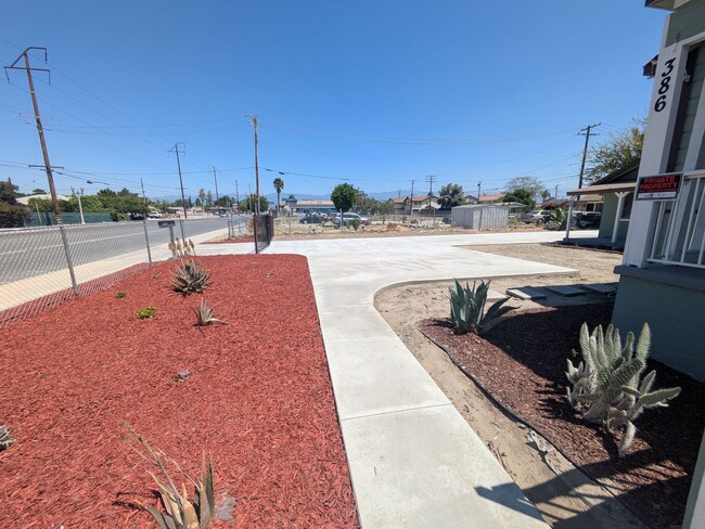 Photo - Bright & Clean 2 Bed | 1 Bath Home With a separate Den– 906 Sq. Ft. with Private Parking! Now Ava...