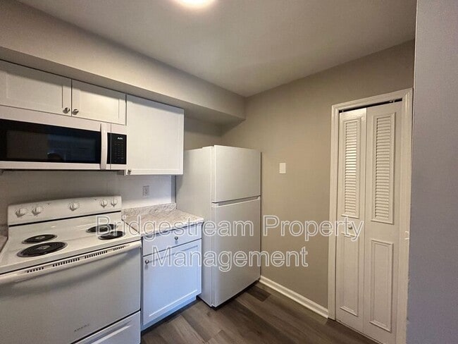 Photo - 441 N Broadway St