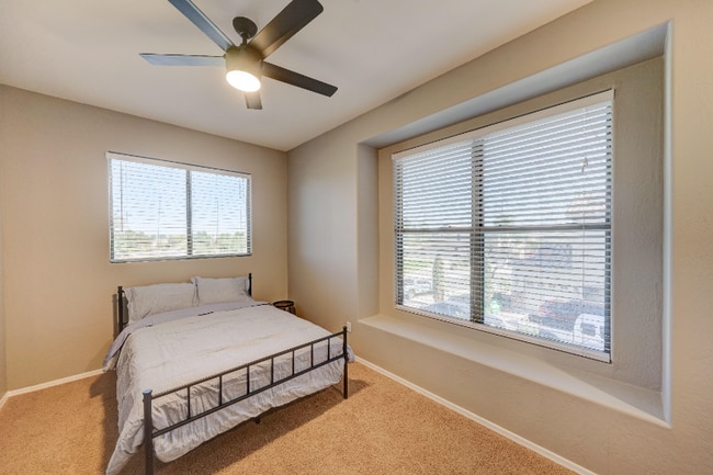 Building Photo - 10223 W Raymond St