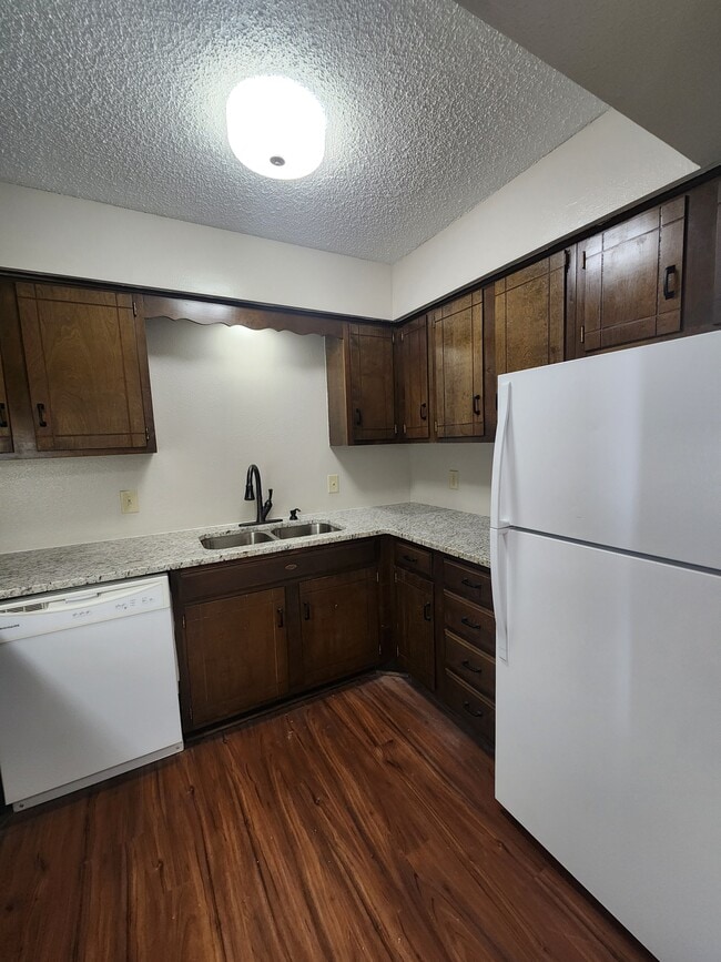 Photo - 1400 N Perkins Rd