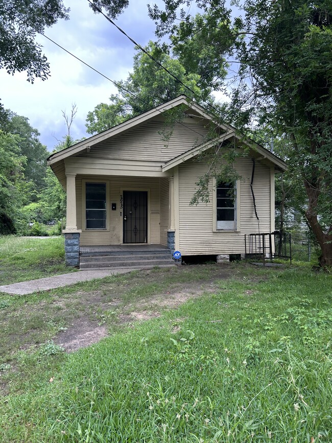 Photo - 2625 Dupont St House