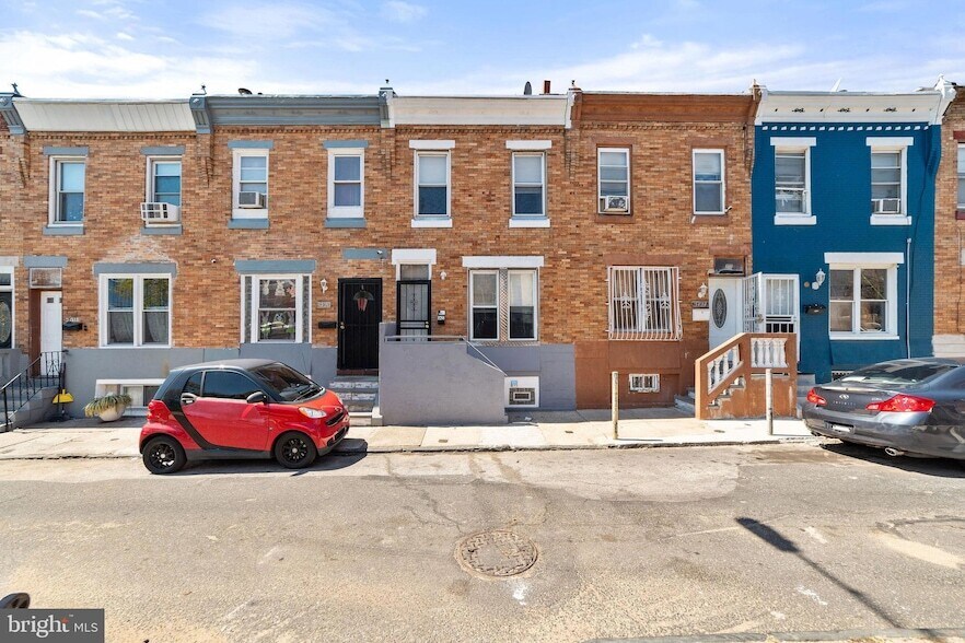 Photo - 3422 Dillman St