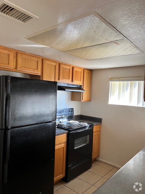 Building Photo - 2679 W Ocotillo Rd Unit 2679 w Ocotillo rd Rental