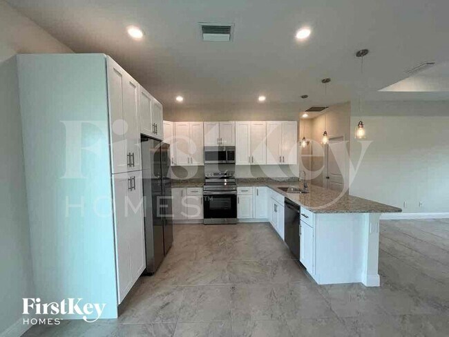 Photo - 633 NW 28th St