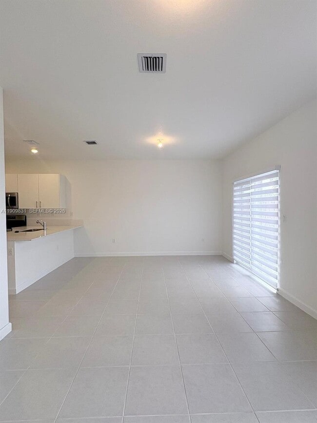 Photo - 2490 SE 29th St