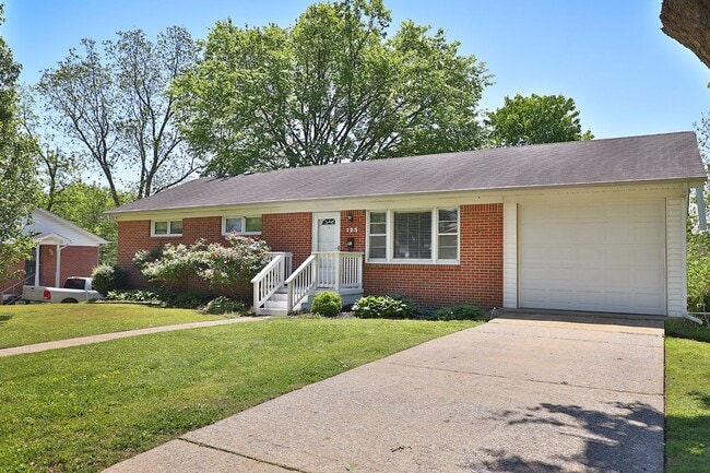 3 BD, 2 BA Brick Home in Convenient Location! - 3 BD, 2 BA Brick Home in Convenient Location!