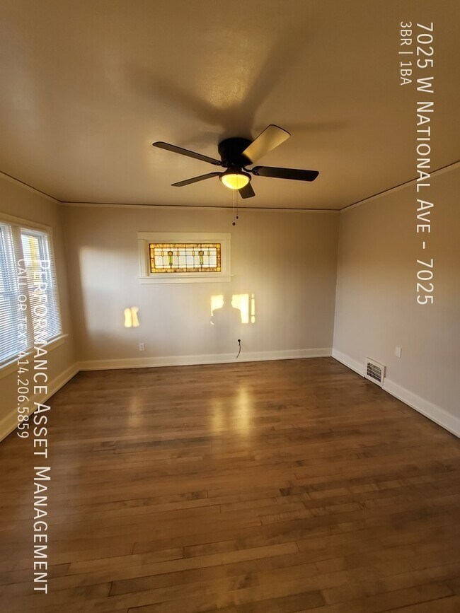 Photo - Beautiful 3BD/1BA West Allis Upper Unit Unit 7025