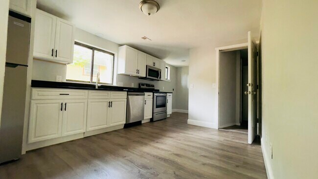 Photo - 58 Windsor St Unit #2