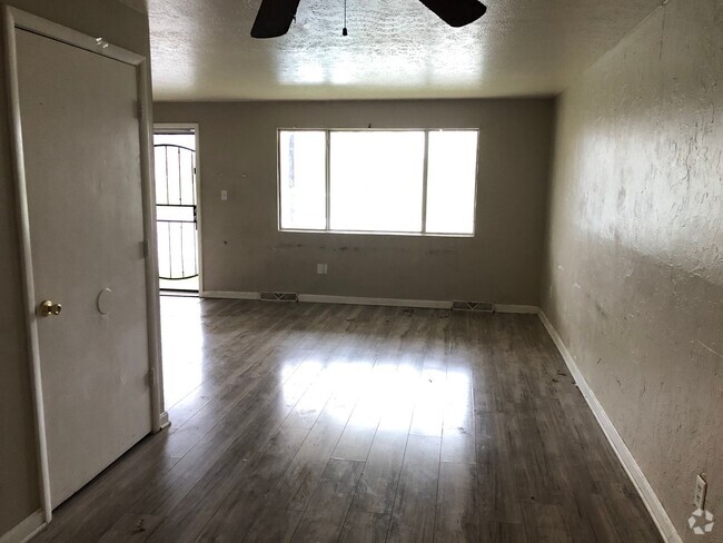 Building Photo - 2 BED 1.5 BATH UNIT IN THE BANBURY CONDOMI...