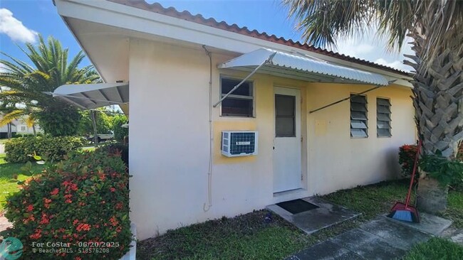 Photo - 2707-2709 NE 32nd St Rental