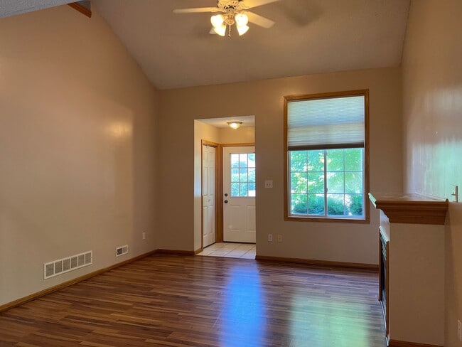 Photo - 6855 Woodland Ave