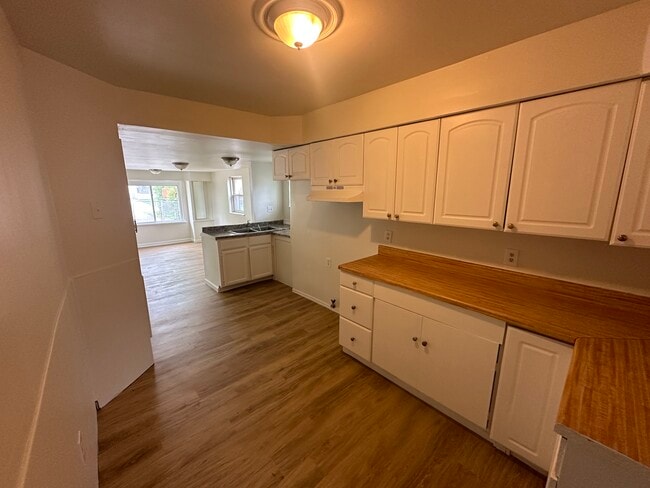 Photo - 7553 Orchard Ave