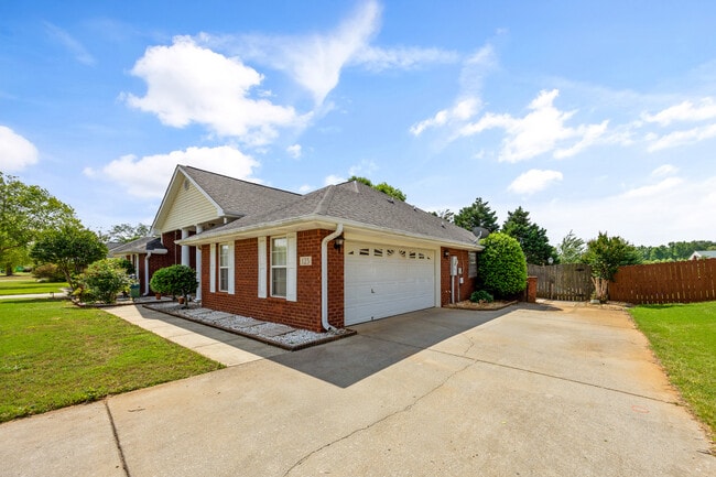 Photo - 125 Coldsprings Dr