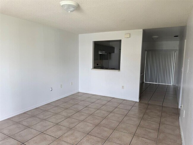 Photo - 638 Royalty Ct