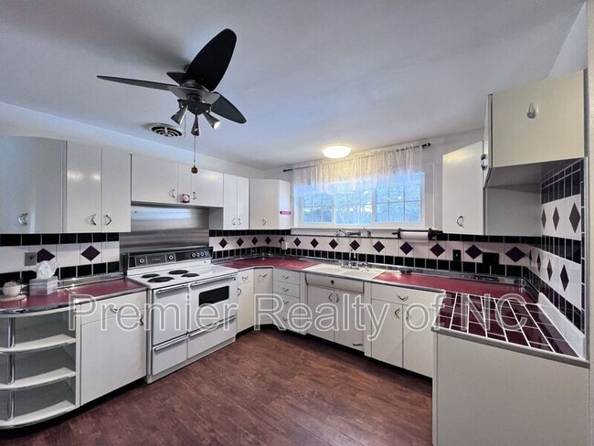 Photo - 412 S Main St Unidad A