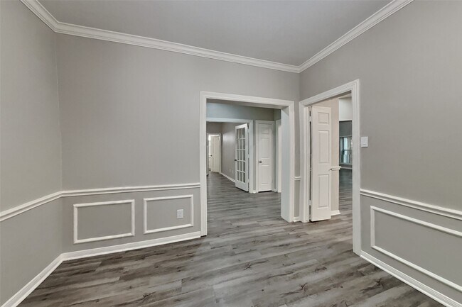 Photo - 719 Fernglade Dr