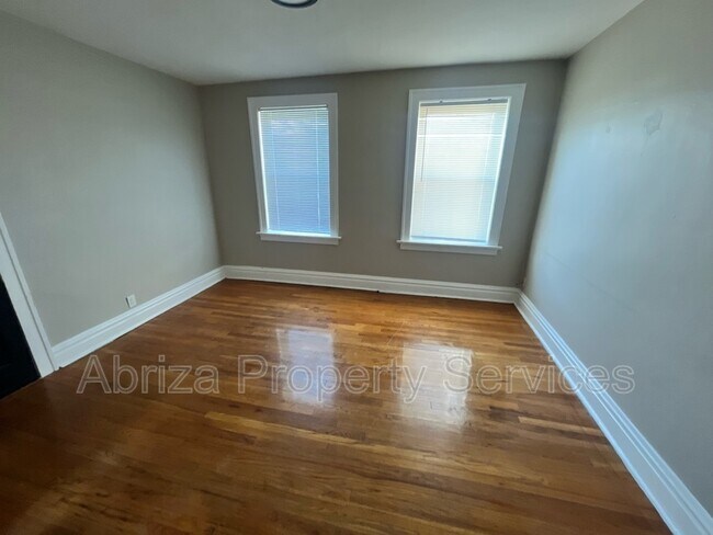 Photo - 4738 S Grand Blvd Unit 2S