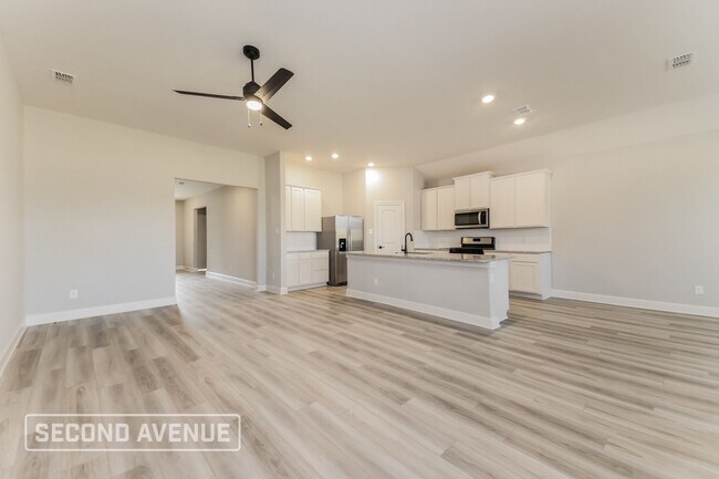 Photo - 2121 Meadow Dr