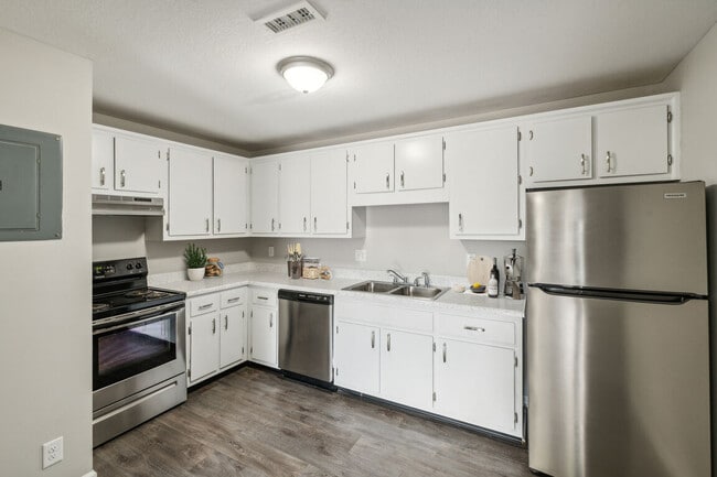 The Element at Wilma Rudolph - The Element at Wilma Rudolph Apartments