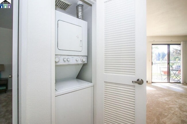 Photo - 39455 Albany Common Unidad T